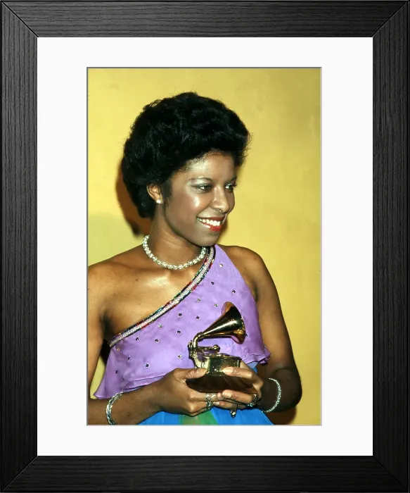 Framed Print : Photo of Natalie Cole Framed Print : Photo of Natalie Cole