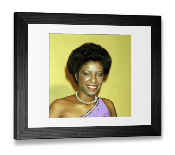 Framed Print : Photo of Natalie Cole Framed Print : Photo of Natalie Cole