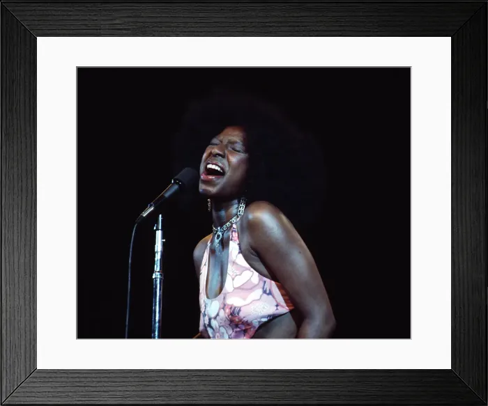 Framed Print : Photo of Natalie Cole Framed Print : Photo of Natalie Cole