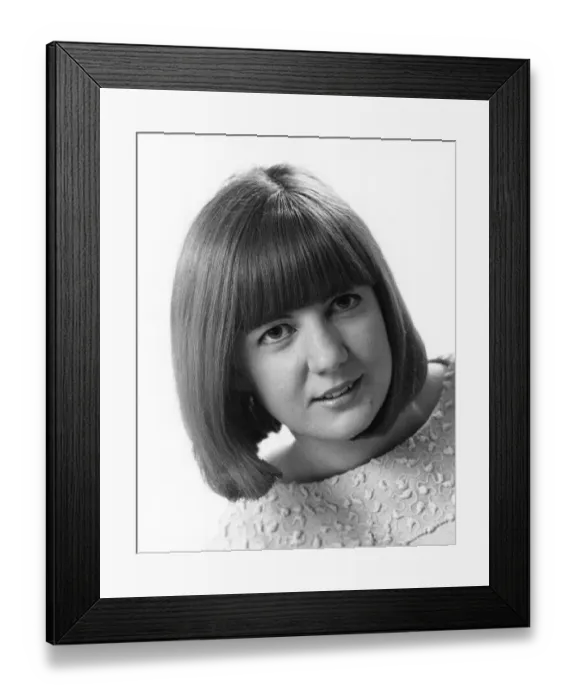 Framed Print : Photo of Cilla Black Framed Print : Photo of Cilla Black