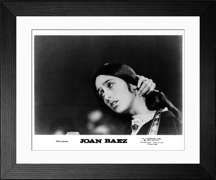 Framed Print : Photo of Joan Baez Framed Print : Photo of Joan Baez