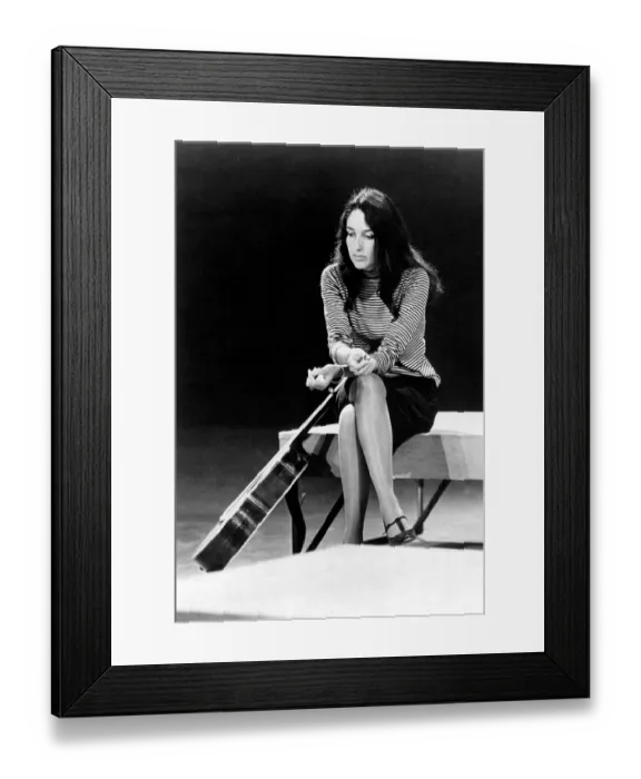 Framed Print : Photo of Joan Baez Framed Print : Photo of Joan Baez