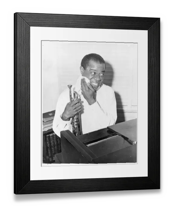 Framed Print : Photo of Louis Armstrong Framed Print : Photo of Louis Armstrong