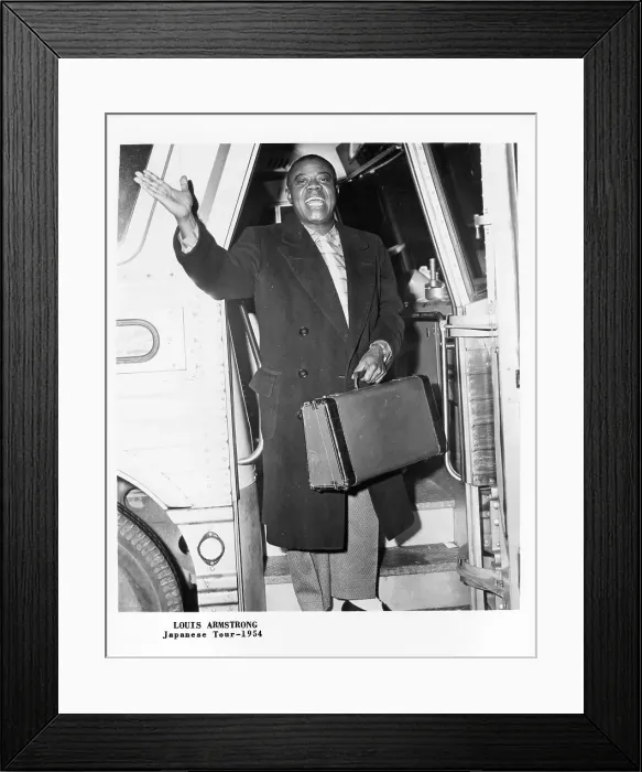 Framed Print : Photo of Louis Armstrong Framed Print : Photo of Louis Armstrong