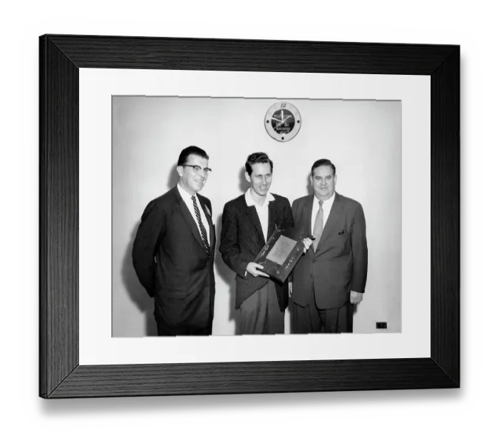 Framed Print : Photo of Chet Atkins Framed Print : Photo of Chet Atkins