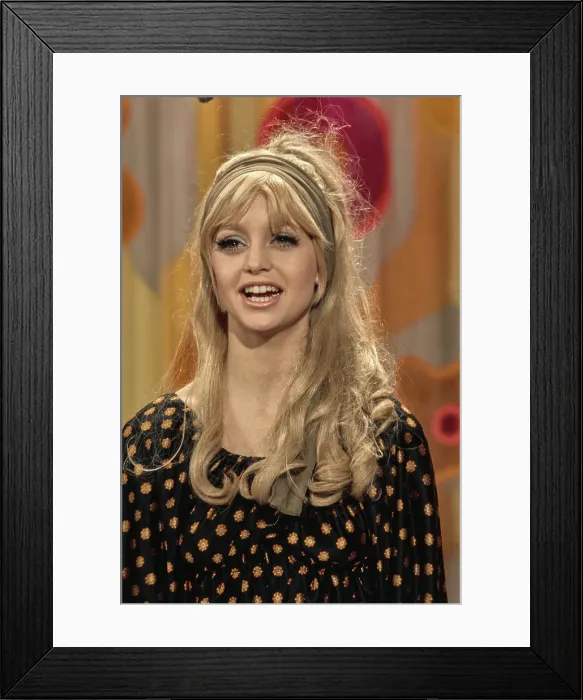 Framed Print : Goldie Hawn in Rowan & Martin's Laugh-In Framed Print : Goldie Hawn in Rowan & Martin's Laugh-In