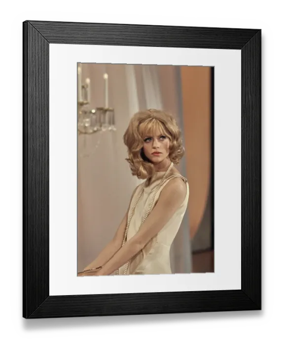 Framed Print : Goldie Hawn Framed Print : Goldie Hawn