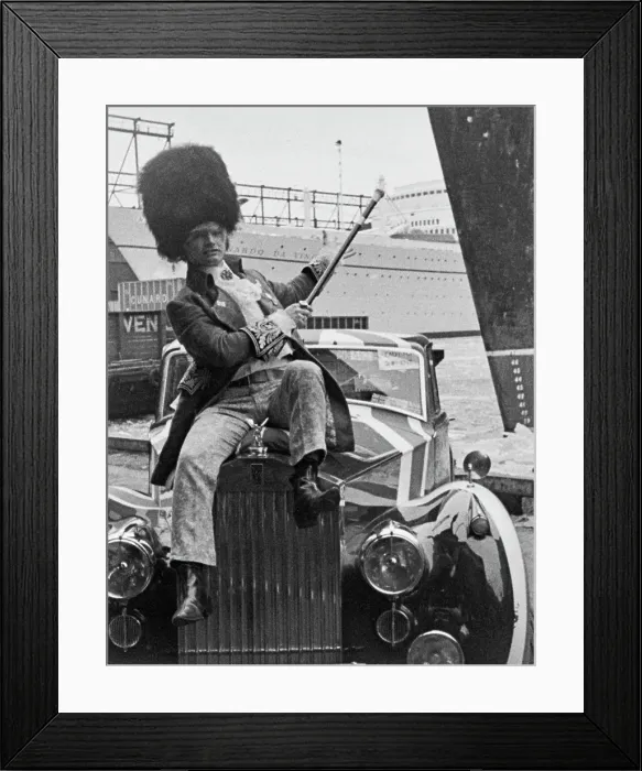 Framed Print : Screaming Lord Sutch In New York City Harbour Framed Print : Screaming Lord Sutch In New York City Harbour