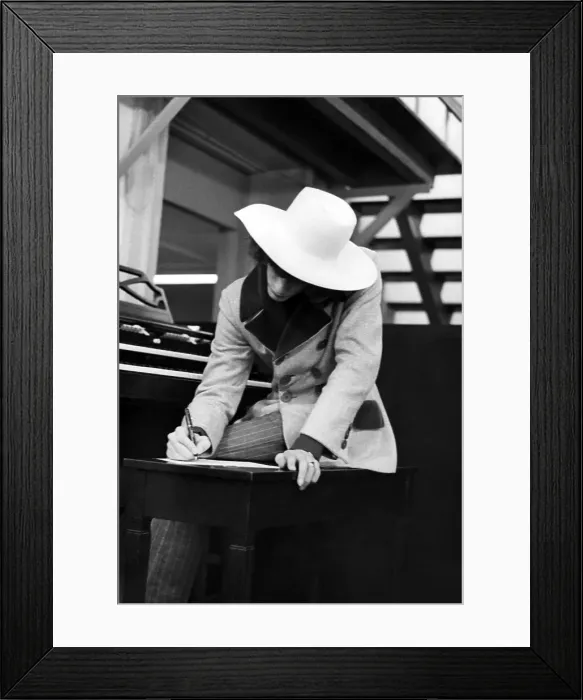 Framed Print : Robin Gibb Framed Print : Robin Gibb