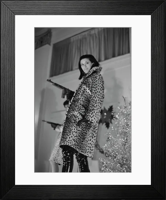 Framed Print : She's A Model And She's Looking Good Framed Print : She's A Model And She's Looking Good