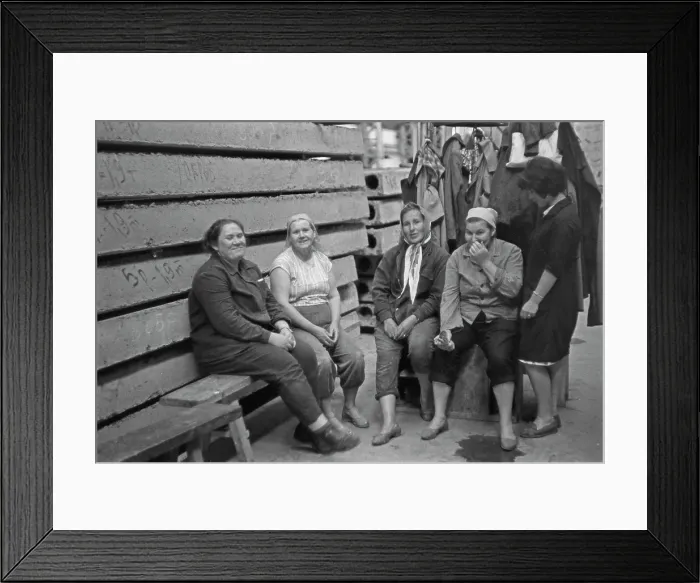 Framed Print : Concrete Workers Framed Print : Concrete Workers