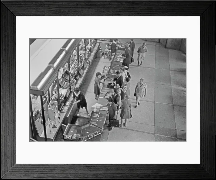Framed Print : Irkutsk Shopping Framed Print : Irkutsk Shopping
