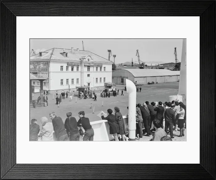 Framed Print : Nakhodka Harbour Framed Print : Nakhodka Harbour