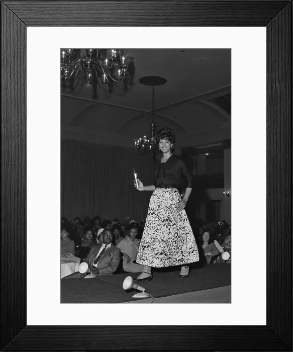Framed Print : She's A Model And She's Looking Good Framed Print : She's A Model And She's Looking Good