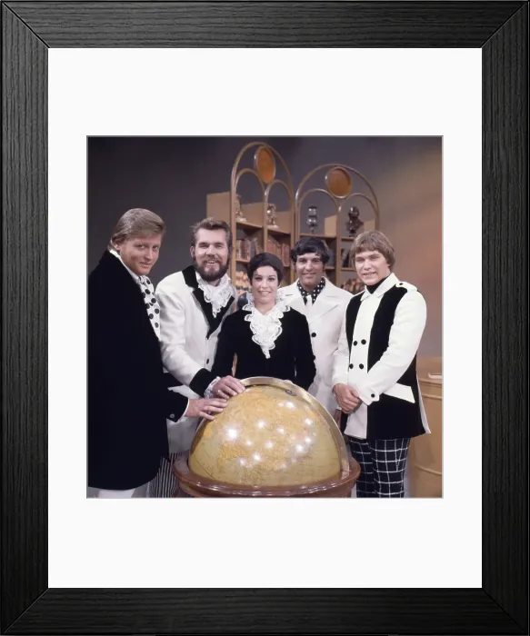 Framed Print : Kenny Rogers & The First Edition Portrait Session Framed Print : Kenny Rogers & The First Edition Portrait Session