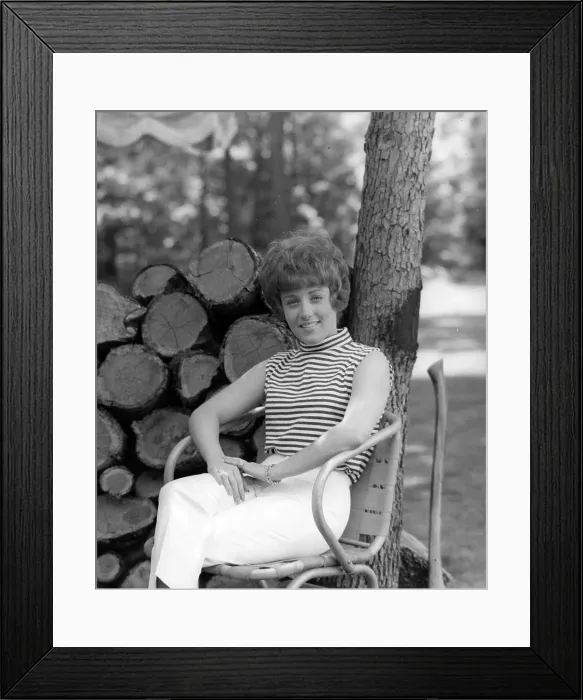 Framed Print : Lesley Gore Portrait Framed Print : Lesley Gore Portrait