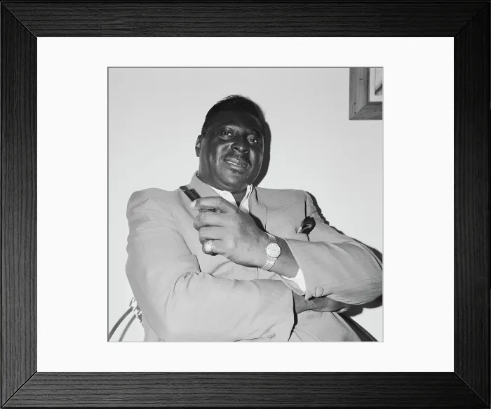 Framed Print : Albert King, American Singer-Songwriter & Guitarist Framed Print : Albert King, American Singer-Songwriter & Guitarist