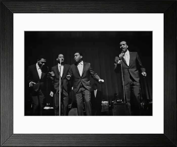 Framed Print : The Four Tops Play The Apollo Framed Print : The Four Tops Play The Apollo