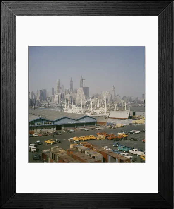 Framed Print : Pier 3 ('Grancolombiana') in Brooklyn, New York City Framed Print : Pier 3 ('Grancolombiana') in Brooklyn, New York City