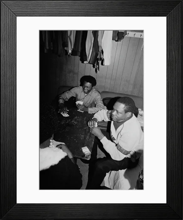 Framed Print : Joe Simon. American soul and R&B musician Joe Simon (smiling) playing cards, circa 1965 Framed Print : Joe Simon. American soul and R&B musician Joe Simon (smiling) playing cards, circa 1965