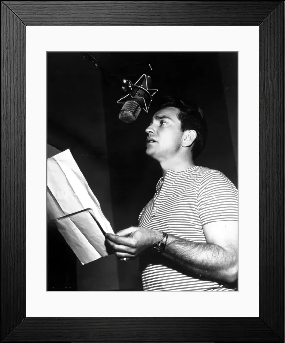 Framed Print : Willie Nelson Recording Framed Print : Willie Nelson Recording