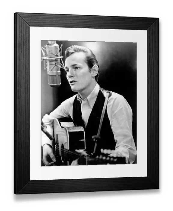 Framed Print : Gordon Lightfoot Portrait with Guitar Framed Print : Gordon Lightfoot Portrait with Guitar