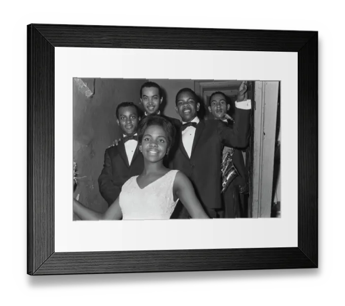 Framed Print : Gladys Knight & The Pips Play The Apollo Framed Print : Gladys Knight & The Pips Play The Apollo