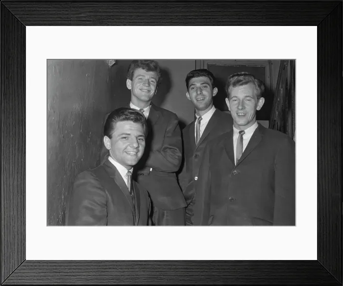 Framed Print : The Reflections Play The Apollo Framed Print : The Reflections Play The Apollo