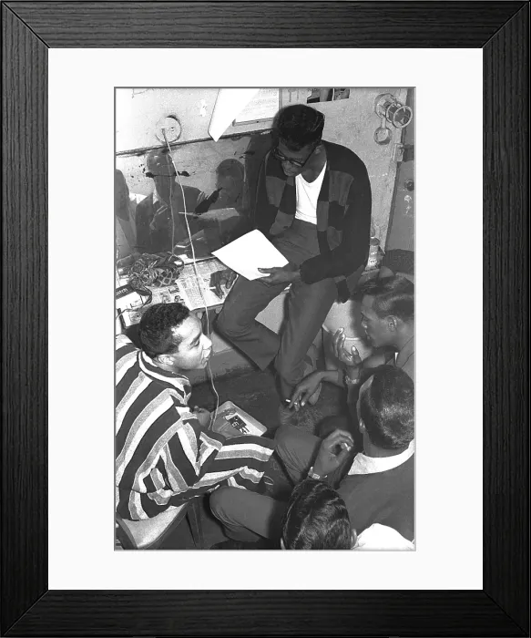 Framed Print : Smokey Robinson And the Temptations Framed Print : Smokey Robinson And the Temptations