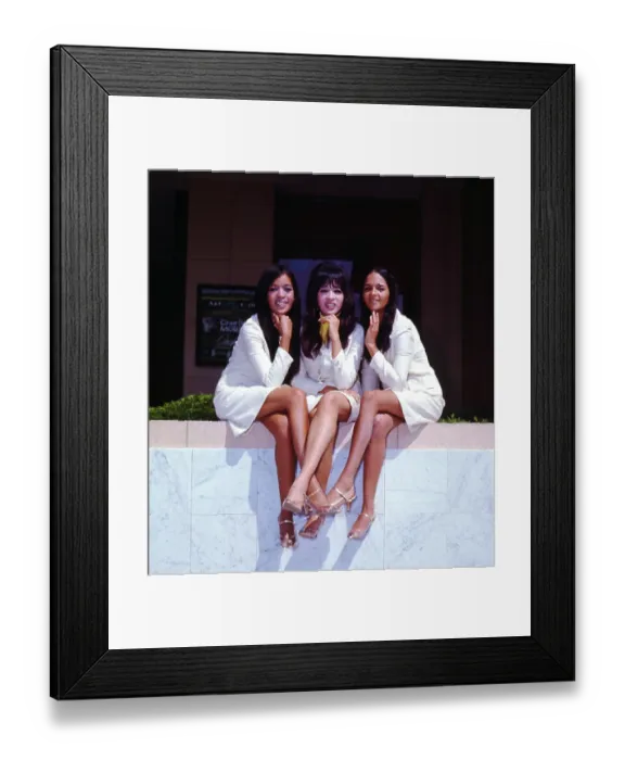 Framed Print : Ronettes Color Portrait Session In LA