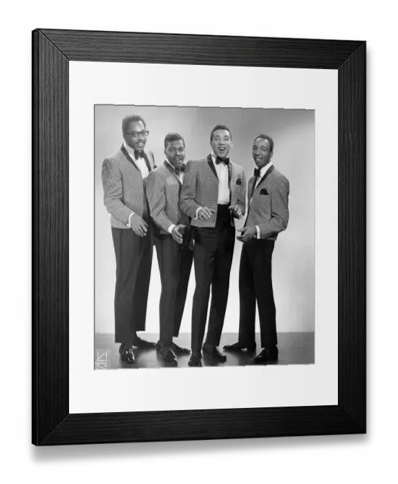 Framed Print : Smokey Robinson & The Miracles Portrait Session Framed Print : Smokey Robinson & The Miracles Portrait Session