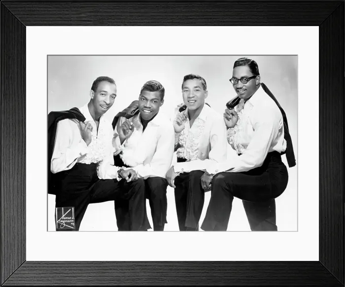 Framed Print : Smokey Robinson & The Miracles Portrait Session Framed Print : Smokey Robinson & The Miracles Portrait Session