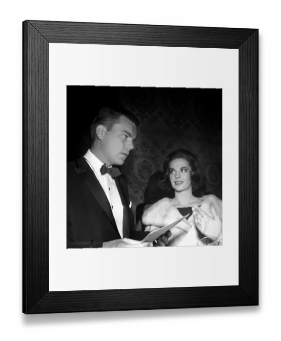 Framed Print : Natalie Wood And Robert Wagner Framed Print : Natalie Wood And Robert Wagner