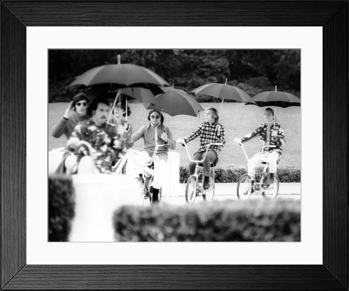 Framed Print : Photo of Strawberry Alarm Clock Framed Print : Photo of Strawberry Alarm Clock