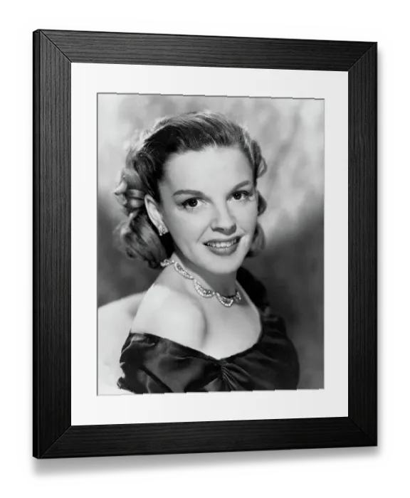 Framed Print : Photo of Judy Garland Framed Print : Photo of Judy Garland