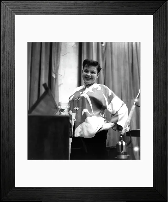 Framed Print : Photo of Judy Garland Framed Print : Photo of Judy Garland
