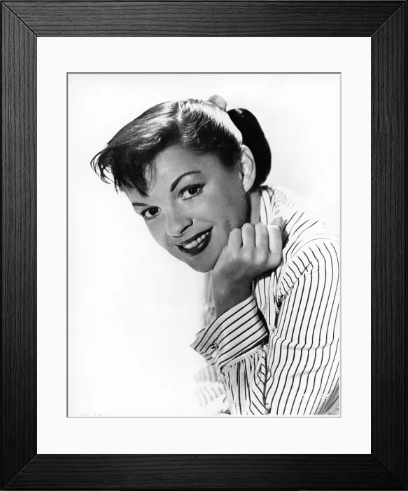 Framed Print : Photo of Judy Garland Framed Print : Photo of Judy Garland
