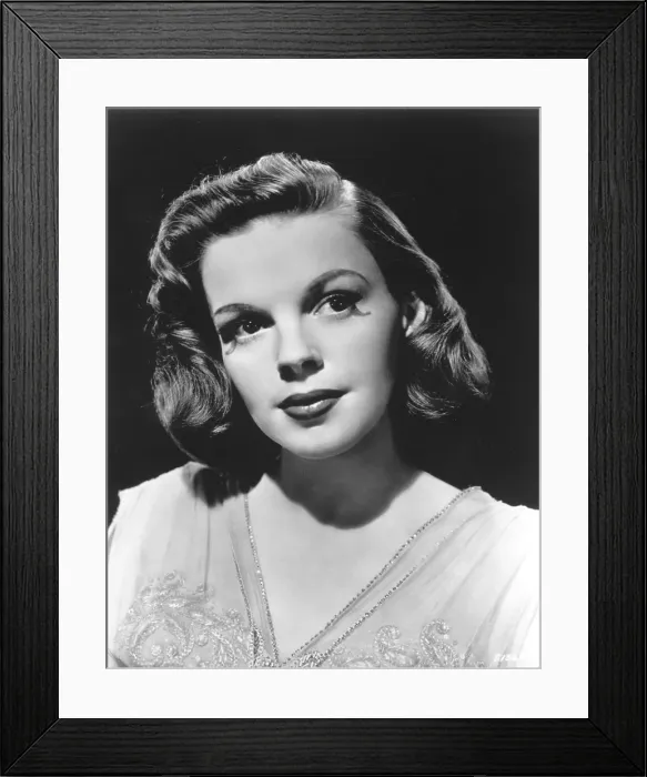 Framed Print : Photo of Judy Garland Framed Print : Photo of Judy Garland