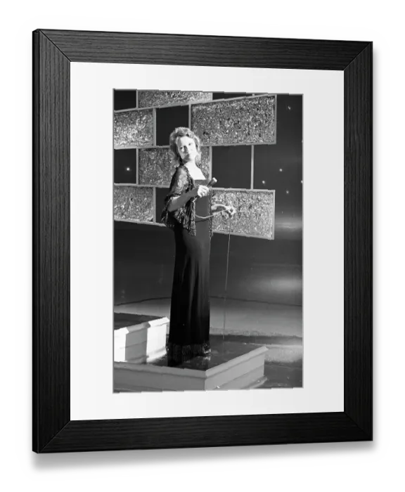 Framed Print : Tanya Tucker Performing Framed Print : Tanya Tucker Performing
