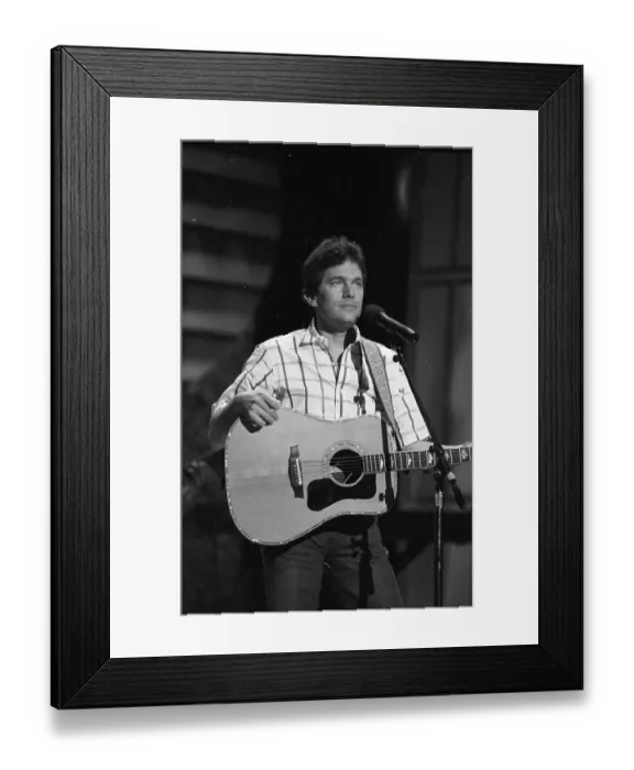 Framed Print : Photo of George Strait Framed Print : Photo of George Strait