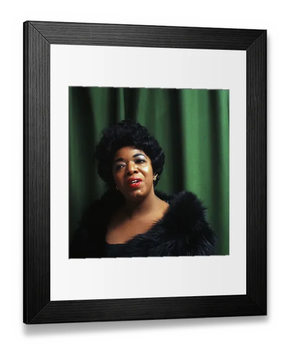 Framed Print : Photo of Dakota Staton Framed Print : Photo of Dakota Staton