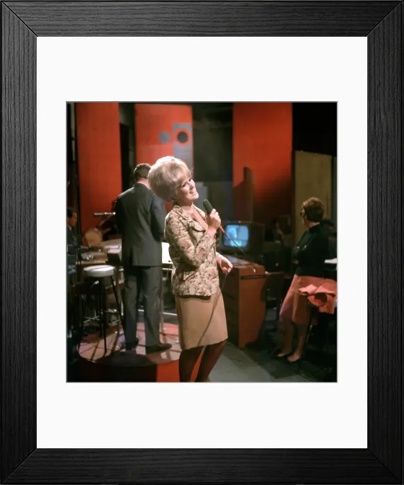 Framed Print : Photo of Dusty Springfield