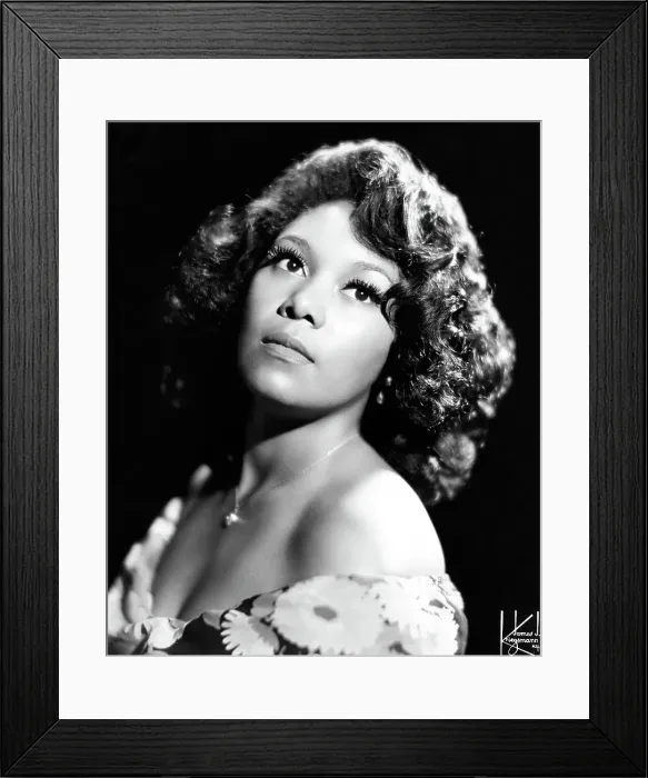 Framed Print : Photo of Dee Dee Sharp