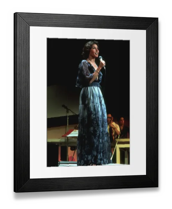 Framed Print : Photo of Helen Reddy Framed Print : Photo of Helen Reddy