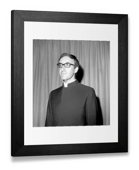Framed Print : Photo of Peter Sellers Framed Print : Photo of Peter Sellers