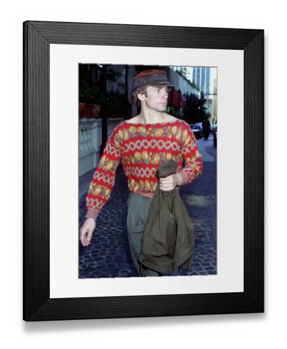 Framed Print : Photo of Rudolph Nureyev Framed Print : Photo of Rudolph Nureyev