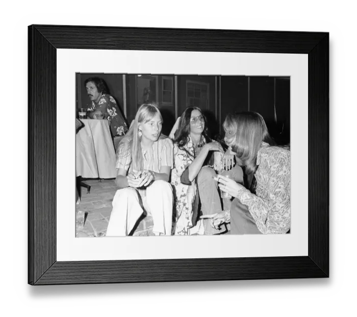 Framed Print : Photo of Joni Mitchell Framed Print : Photo of Joni Mitchell
