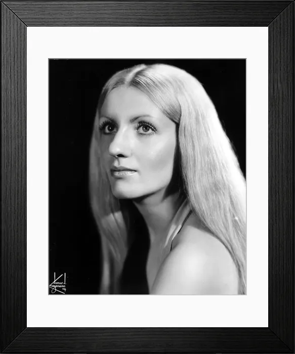 Framed Print : Photo of Maureen McGovern Framed Print : Photo of Maureen McGovern