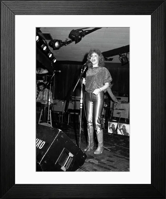 Framed Print : Photo of Reba McEntire
