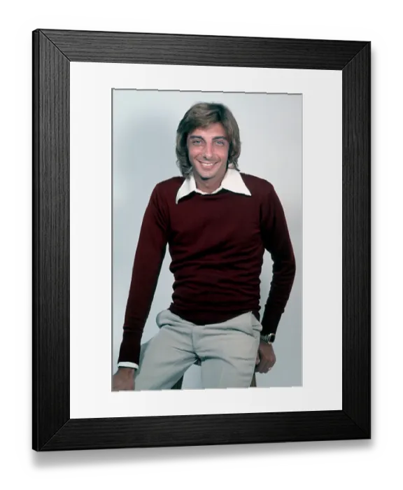 Framed Print : Photo of Barry Manilow Framed Print : Photo of Barry Manilow